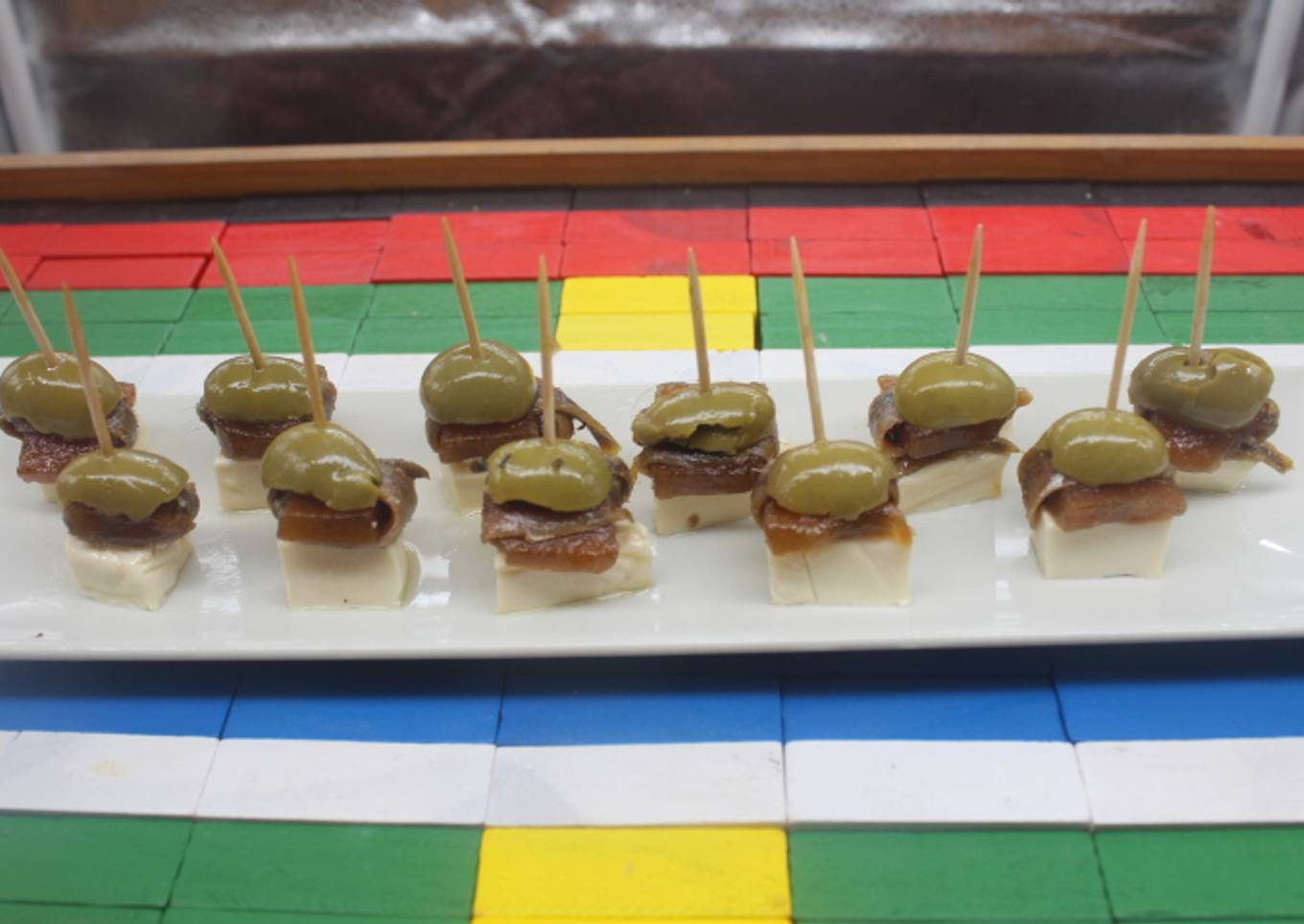 Pinchos de quesitos con anchoas