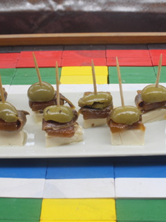 Una foto de Pinchos de quesitos con anchoas