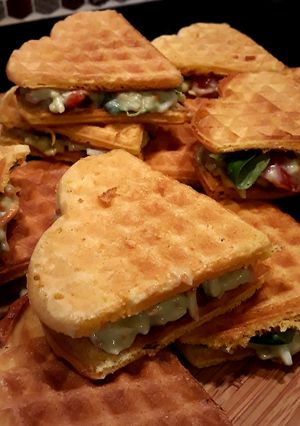 Une photo de Gaufres salées façon club sandwich
