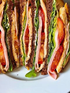 Hình của món Sandwich Ngàn Lớp Đủ Dinh Dưỡng Cho Bữa Sáng.