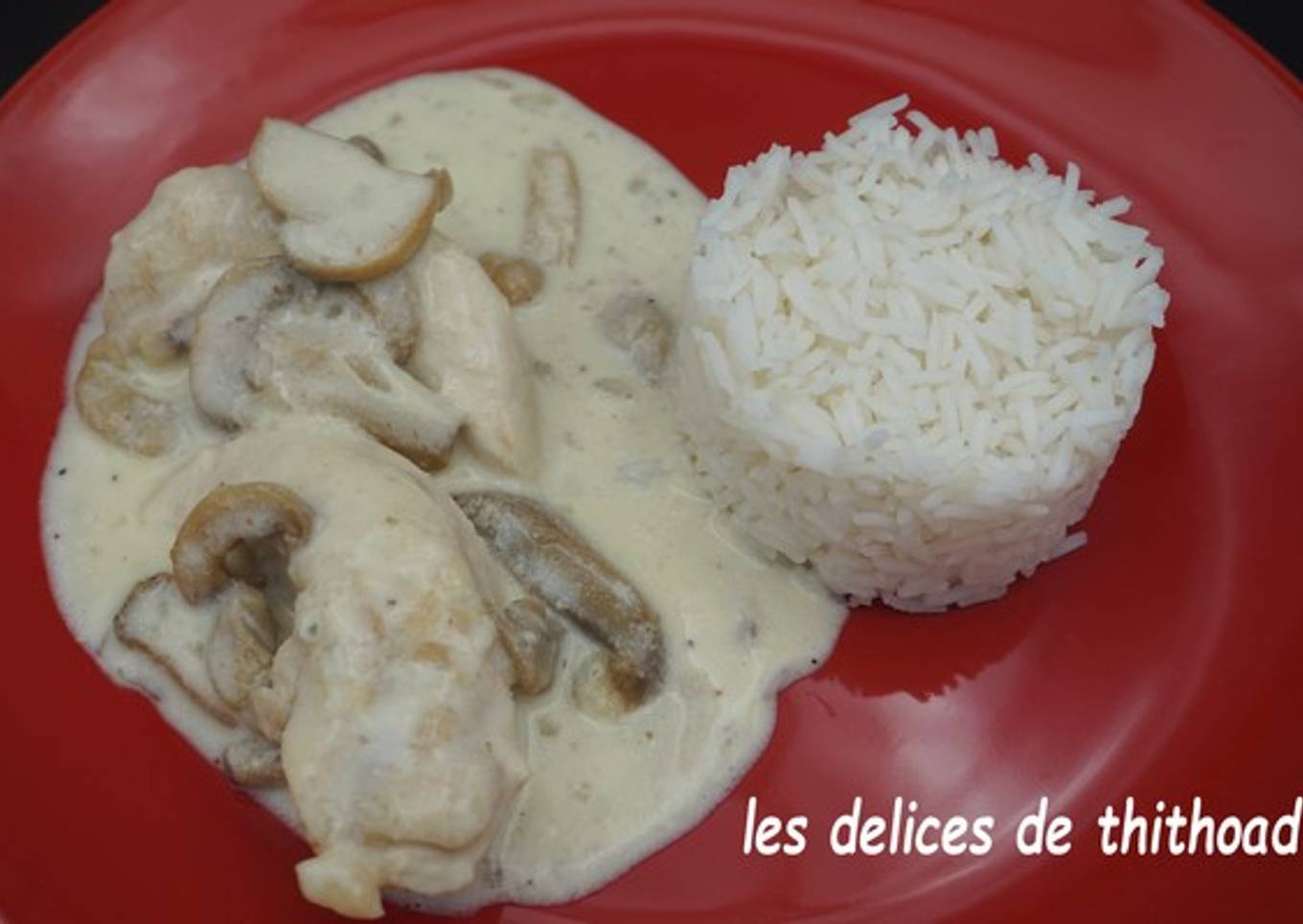 Aiguillettes de poulet aux champignons et sauce yaourt citron