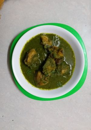 हरीयाली चिकन (hariyali chicken recipe in marathi) रेसिपी चे मुख्य फोटो 