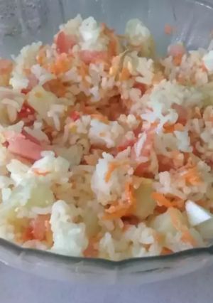 Una foto de 🥗Ensalada de arroz 🍚