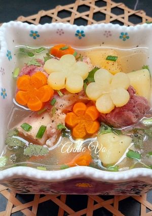 Hình của món Canh khoai tây cà rốt nấu xương heo.