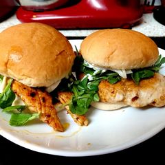 A picture of My fried Salt and Pepper seasoned Chicken on a bun. 🥰🥰🥰.