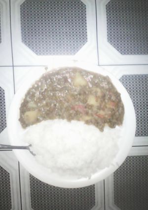A picture of Mchele ndengu.