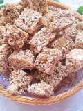 葡萄干芝麻糖 (Doce de passas e sementes de gergelim) - China 🇨🇳