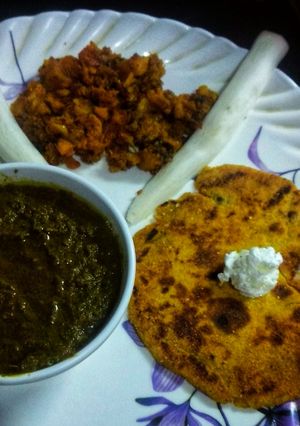 A picture of Makka paratha.