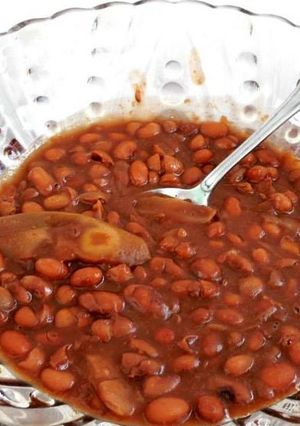 Una foto de Frijoles con chorizo y guajillo