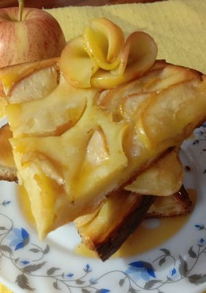 A picture of Apple cake.