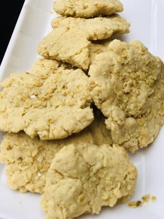 A picture of Messy cookies.