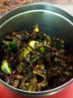 பாவக்காய் பொரியல்(bittergourd poriyal recipe in tamil) செய்முறை முக்கிய புகைப்படம்