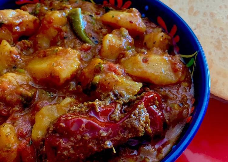 Recipe of Super Quick Homemade Lipatma Aloo aur Urad Daal ki Poori (Mathura/UP Style)