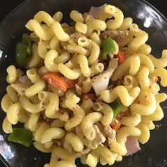 A picture of Chicken vegetables macroni.