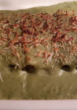 Una foto de Canelones de carne con bechamel de Té Matcha