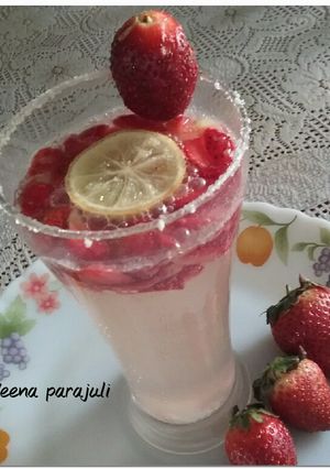 A picture of Homemade strawberry mojito 😊😊😊.