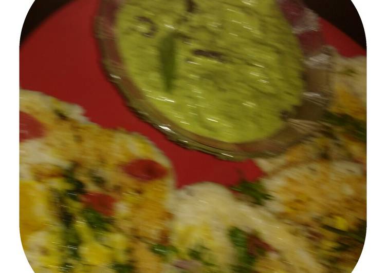 Coconut green chutney with uttapam (mix veg)