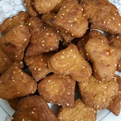 A picture of Meethi tikkiya heart shape.