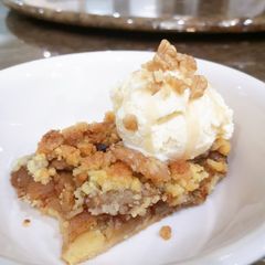 A picture of Apple Crumble.