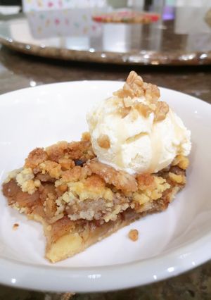 A picture of Apple Crumble.