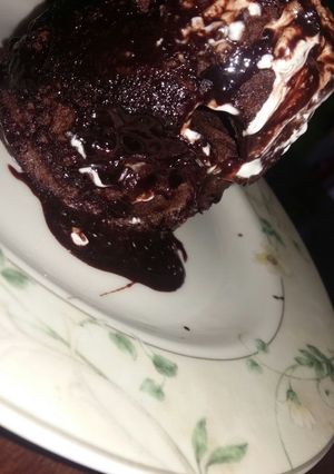 A picture of Molten lava cake.