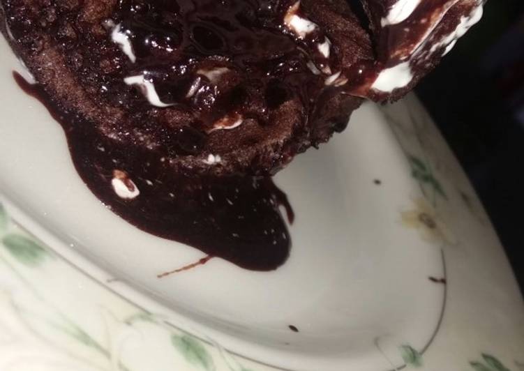 Molten lava cake