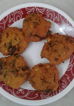 A picture of Chanadal fritters with phudina.
