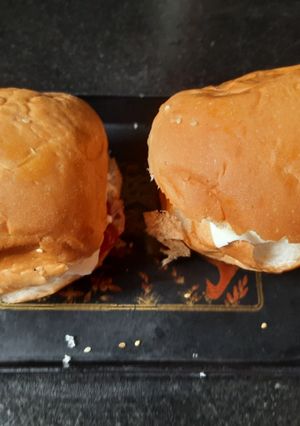 চিকেন বার্গার (chicken burger recipe in Bengali) রেসিপির প্রধান ছবি