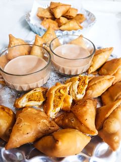 खस्ता मिनी मसाला समोसे (Khasta Mini Masala samose recipe in Hindi) रेसिपी मुख्य फोटो