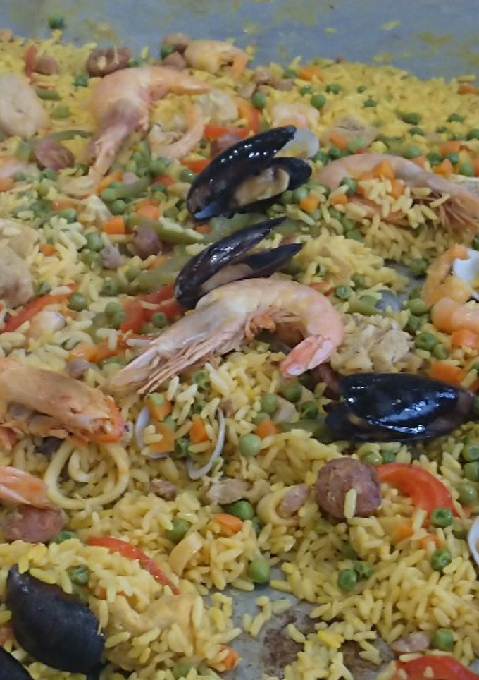Una foto de Paella valenciana