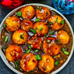 A picture of Idli Manchurian.
