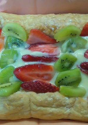 Foto principal de Tarta de con hojaldre frutas y crema pastelera (Monsieur Cuisine)