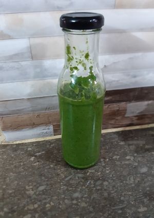 A picture of Green masala for all dishes.