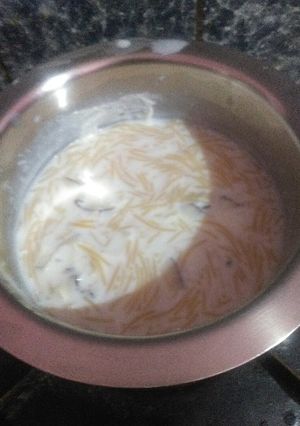 A picture of Seviyan kheer.