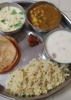 करवा चौथ सात्विक थाली रेसिपी मुख्य फोटो