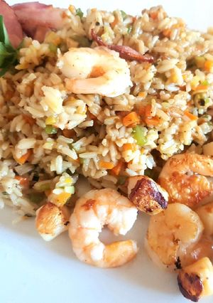 Una foto de Arroz jardinero con mariscos