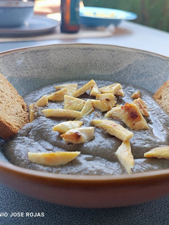Una foto de Crema de champiñones y portobellos con pollo