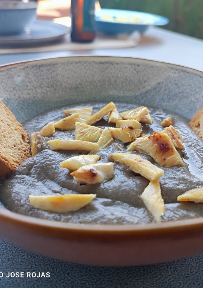 Una foto de Crema de champiñones y portobellos con pollo