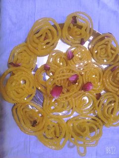 જલેબી(Jalebi recipe in Gujarati) રેસીપી મુખ્ય ફોટો