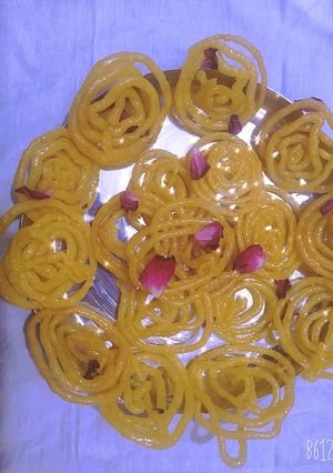 જલેબી(Jalebi recipe in Gujarati) રેસીપી મુખ્ય ફોટો