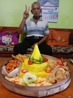 Foto resep Nasi kuning magic com (rice cooker) mudah