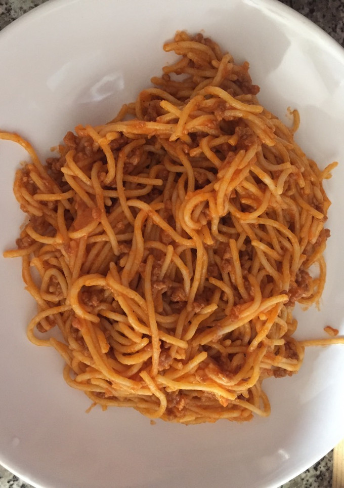 Una foto de Spaghetti con carne y tomate