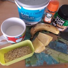 A picture of Banana & pineapple smoothie.