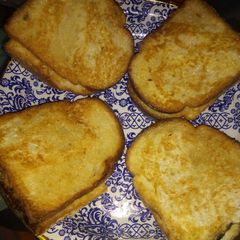 Toast mayai A picture of Toast mayai.
