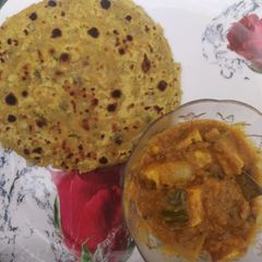 A picture of Missi roti.