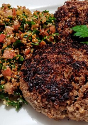 Una foto de HAMBURGUESAS🍔De Carne Molida con Trigo (quibbe)...!😋