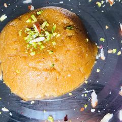 Besan halwa with jaggery A picture of Besan halwa with jaggery.