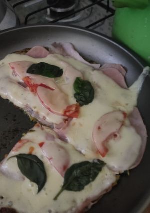 Una foto de Tortilla de zapallito caprese