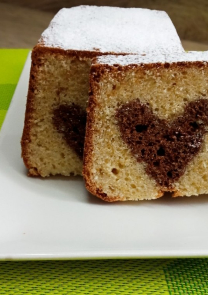 Una foto de Bizcocho de vainilla relleno de amor
