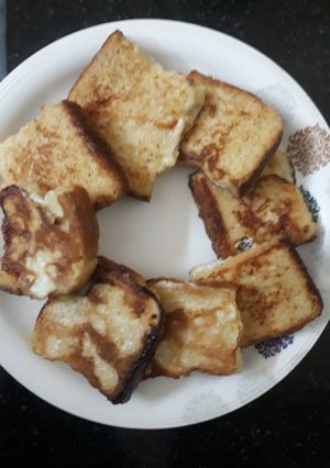 A picture of French toast.
